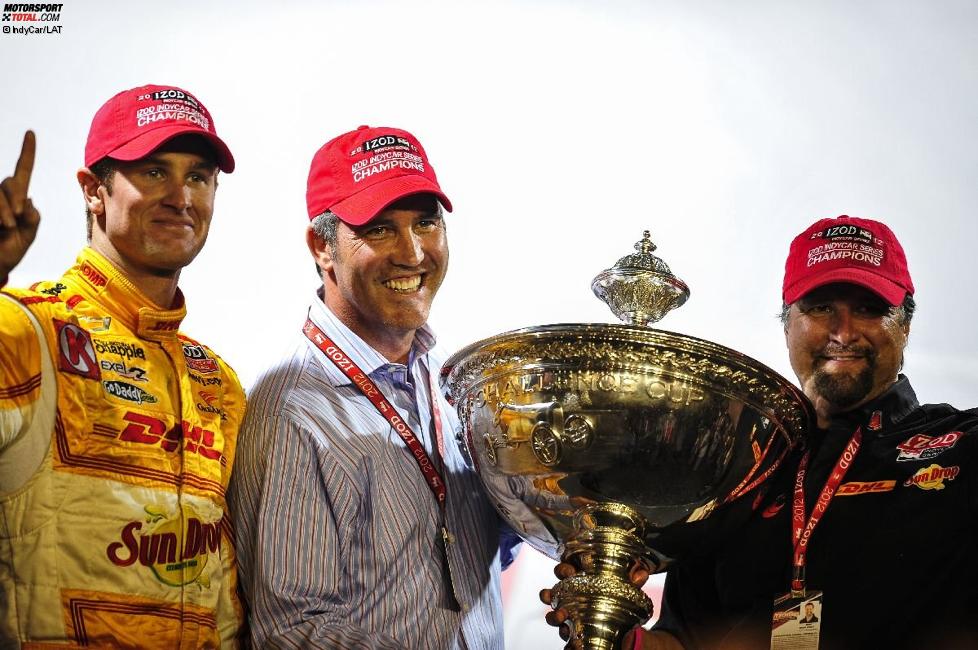 IndyCar-Champion Ryan Hunter-Reay, IndyCar-Chef Randy Bernard und Champion-Teamchef Michael Andretti 