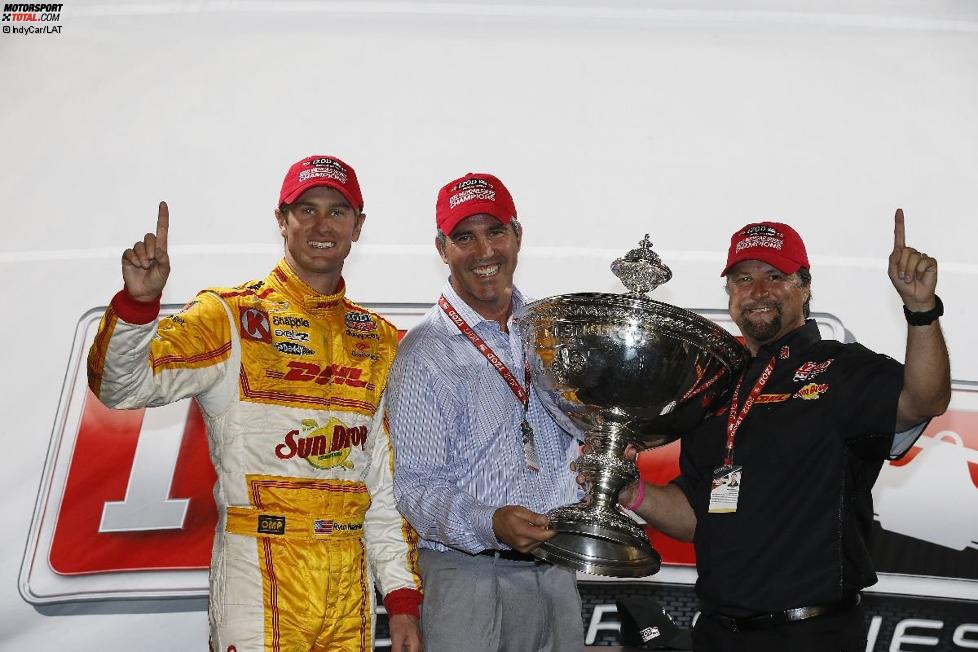 IndyCar-Champion Ryan Hunter-Reay, IndyCar-Chef Randy Bernard und Champion-Teamchef Michael Andretti 