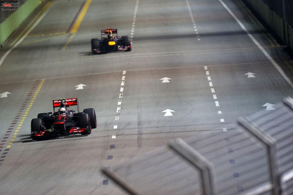 Lewis Hamilton (McLaren) vor Sebastian Vettel (Red Bull) 