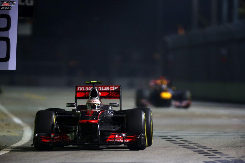 Lewis Hamilton (McLaren) vor Sebastian Vettel (Red Bull) 