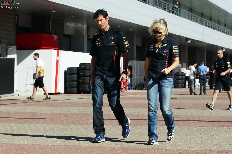 Mark Webber (Red Bull) mit Pressesprecherin Barbara Proeske