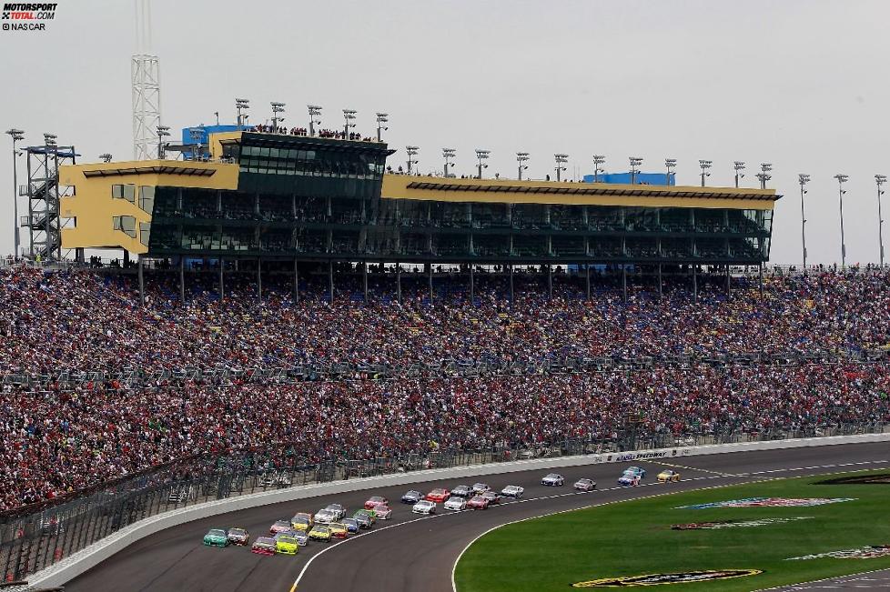 Die 78.000 Zuschauer am Kansas Speedway sahen eine NASCAR-Show der besonderen Art