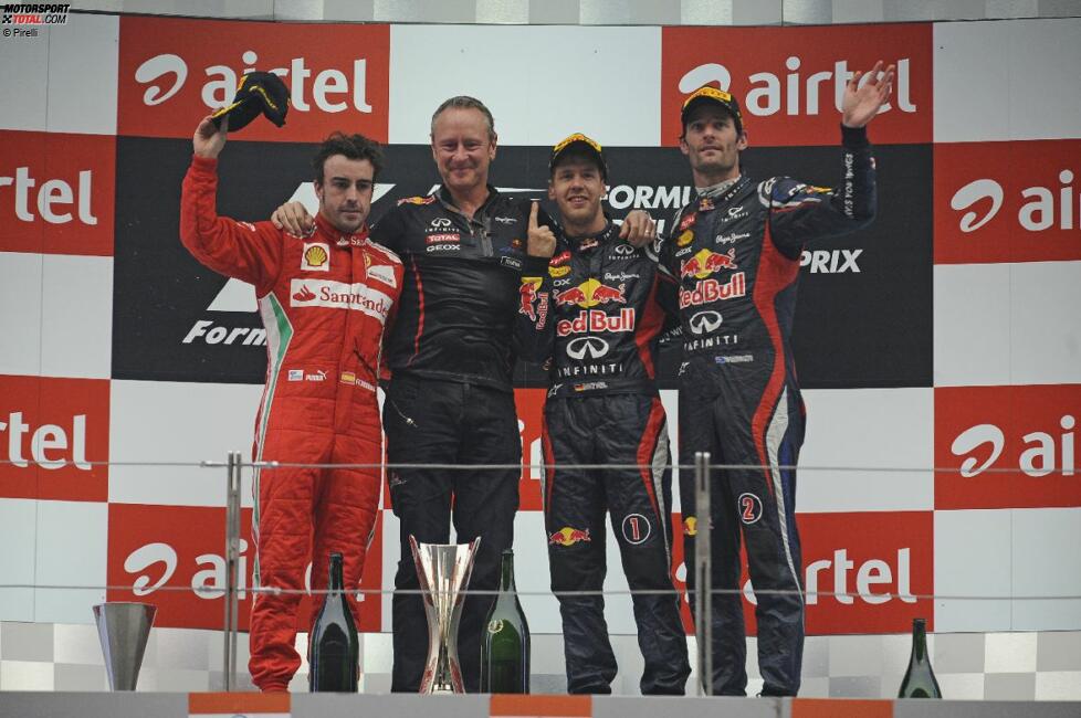 Fernando Alonso (Ferrari), Jonathan Wheatley (Red Bull), Sebastian Vettel (Red Bull) und Mark Webber (Red Bull) 