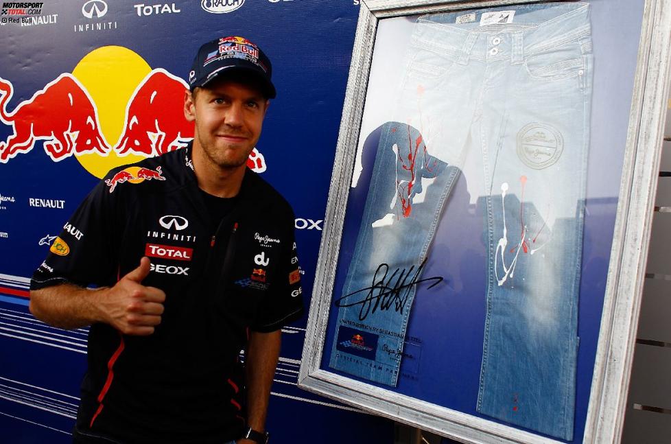 Sebastian Vettel (Red Bull) mit einer Pepe-Jeans-Limited-Edition