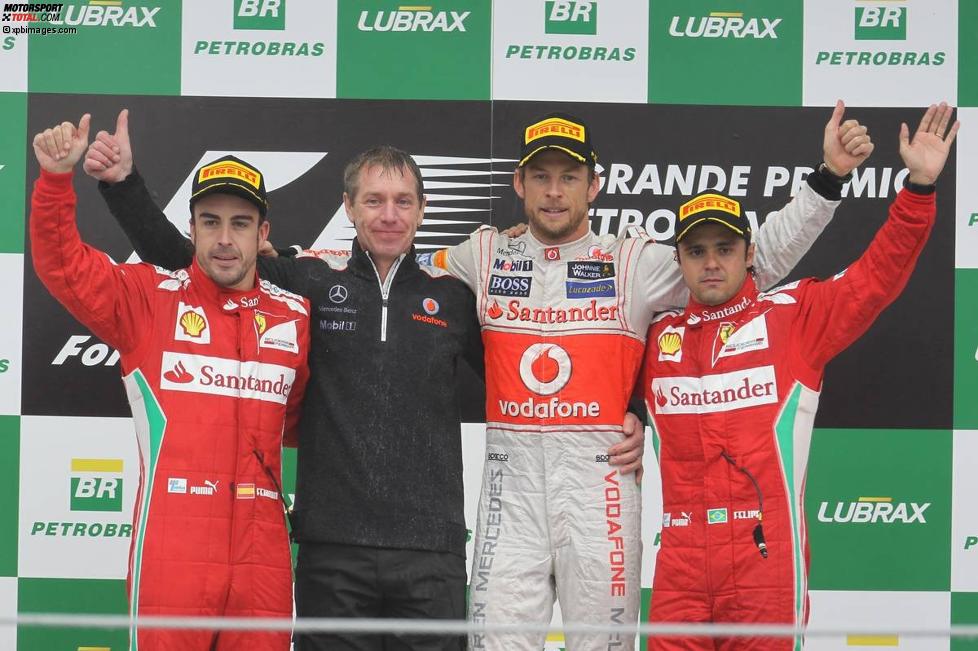 Jenson Button (McLaren) gewinnt, Fernando Alonso (Ferrari) und Felipe Massa (Ferrari) dahinter