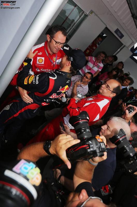 Sebastian Vettel (Red Bull) und Stefano Domenicali (Ferrari-Teamchef) 