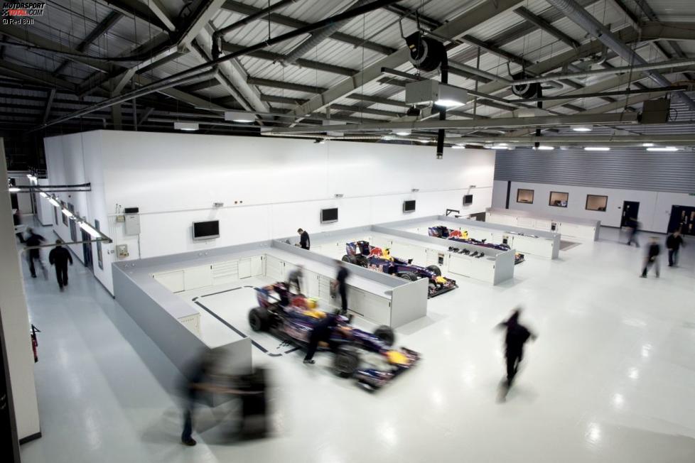 Red-Bull-Fabrik in Milton Keynes: Der Workshop, wo die Autos vor dem Rennen zusammengebaut und nach dem Rennen zerlegt werden