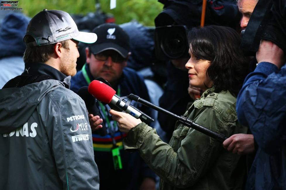 Nico Rosberg (Mercedes) beim Interview, auch wenn es nach diesem Qualifying eigentlich nicht viel zu erzählen gab...