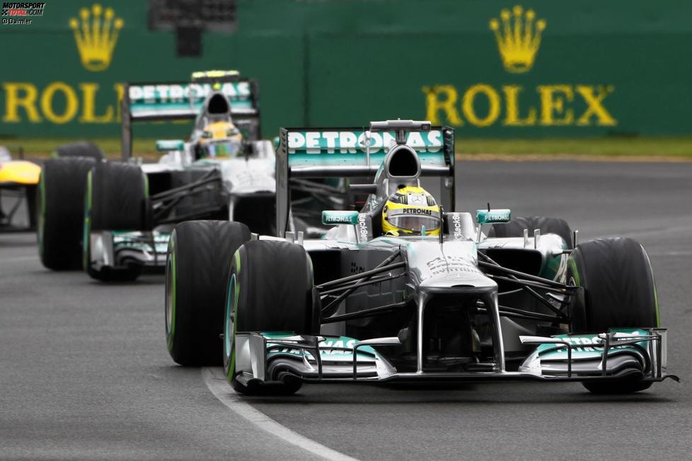 Nico Rosberg vor Lewis Hamilton (Mercedes) 