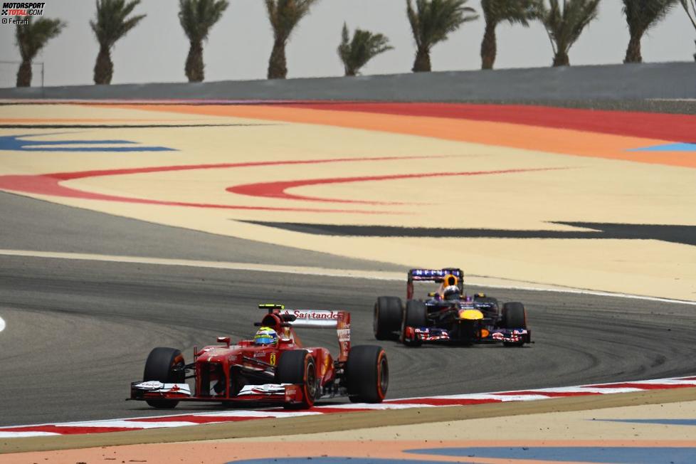 Felipe Massa (Ferrari) vor Sebastian Vettel (Red Bull) 