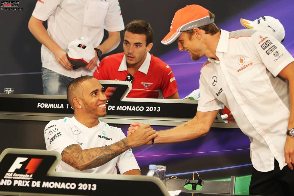 Lewis Hamilton (Mercedes) und Jenson Button (McLaren) 