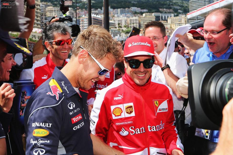 Gut gelaunt am freien Tag: Sebastian Vettel (Red Bull) und Fernando Alonso (Ferrari) 
