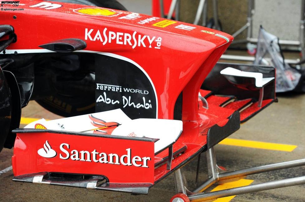 Blick auf den Frontflügel des Ferrari F138