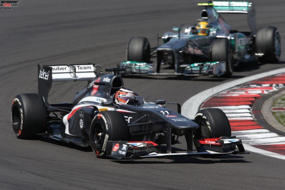 Nico Hülkenberg (Sauber) und Lewis Hamilton (Mercedes)