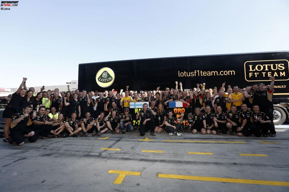 Das Lotus-Team feiert die Plätze zwei und drei