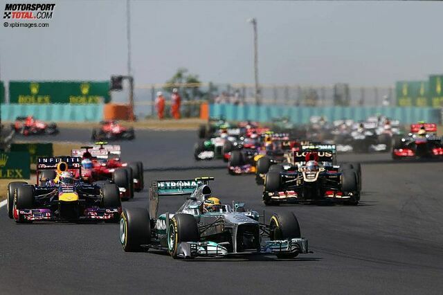 Lewis Hamilton siegt zum ersten Mal im Silberpfeil