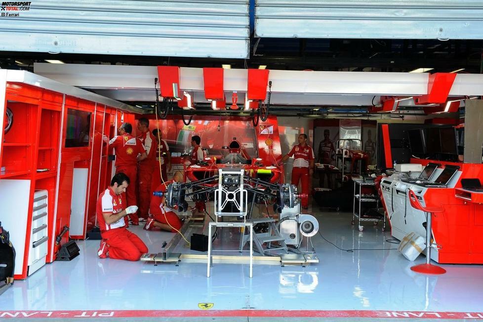 Vorbereitungen in der Ferrari-Box
