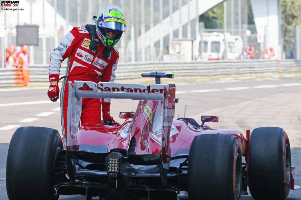 Felipe Massa (Ferrari) am Ende der Boxengasse