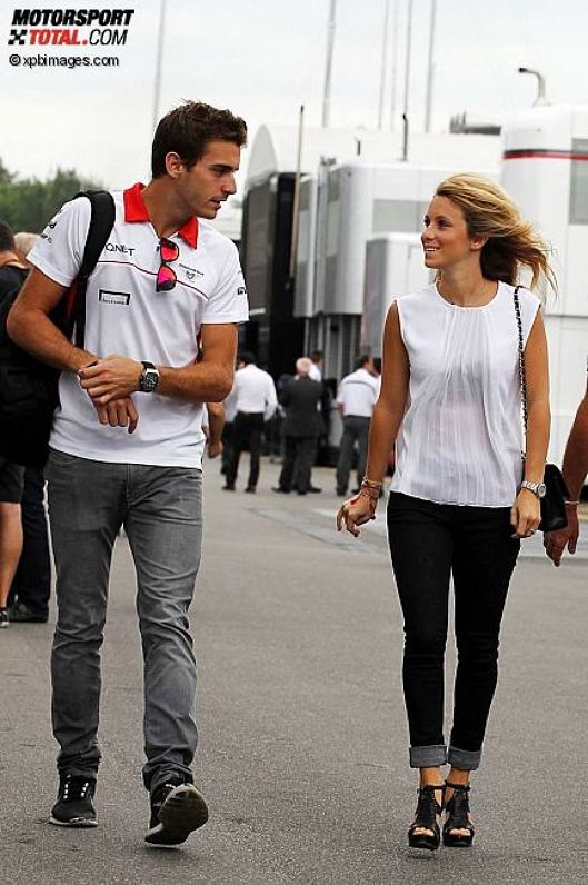 Jules Bianchi (Marussia) mit Freundin Camille Marchetti