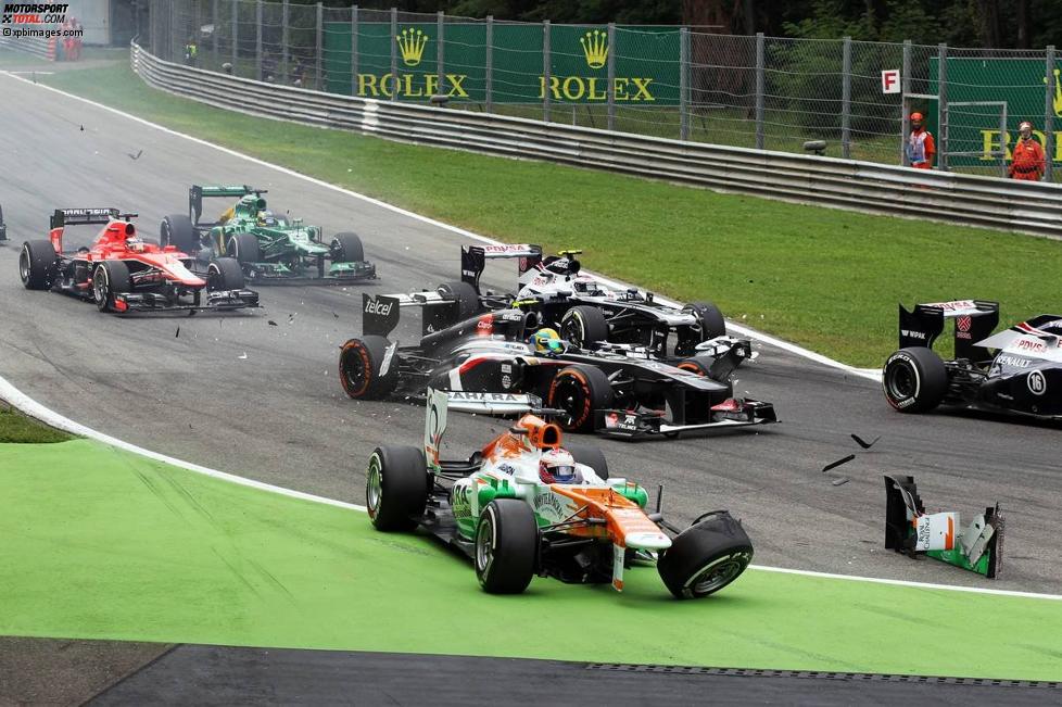 Paul di Resta (Force India) kollidiert mit Romain Grosjean