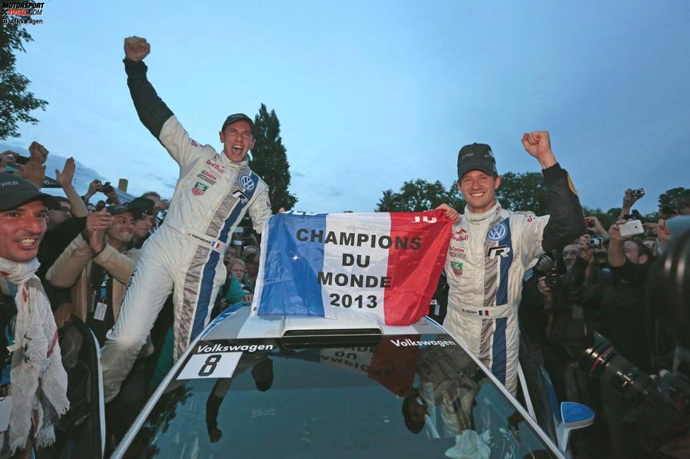 Sebastien Ogier und Julien Ingrassia (Volkswagen) feiern den WM-Titel