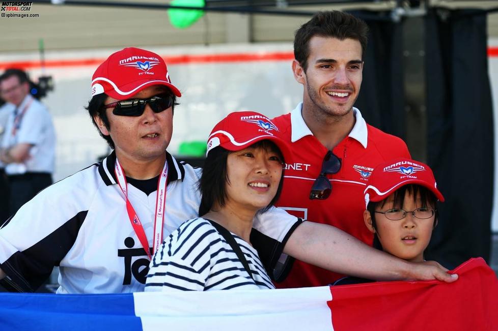 Jules Bianchi (Marussia) mit Fans