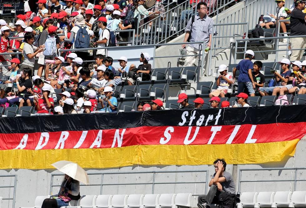 Fans von Adrian Sutil (Force India), der ein Jahr lang in Japan gelebt hat