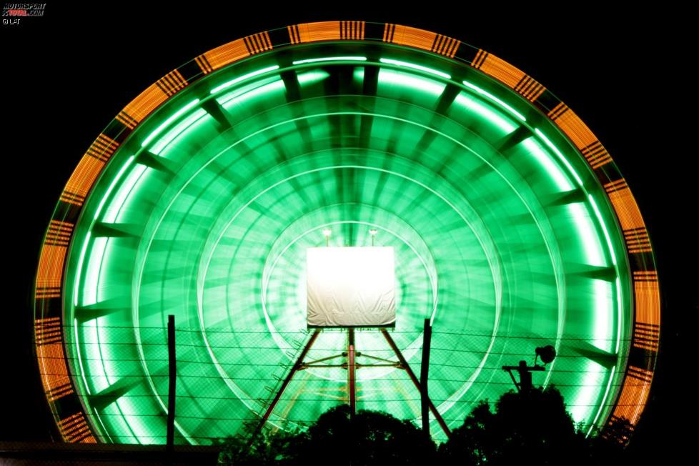 Das Suzuka-Riesenrad bei Nacht