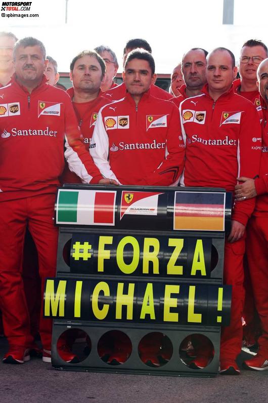 Das Ferrari-Team grüßt Michael Schumacher, der nach wie vor im Koma liegt