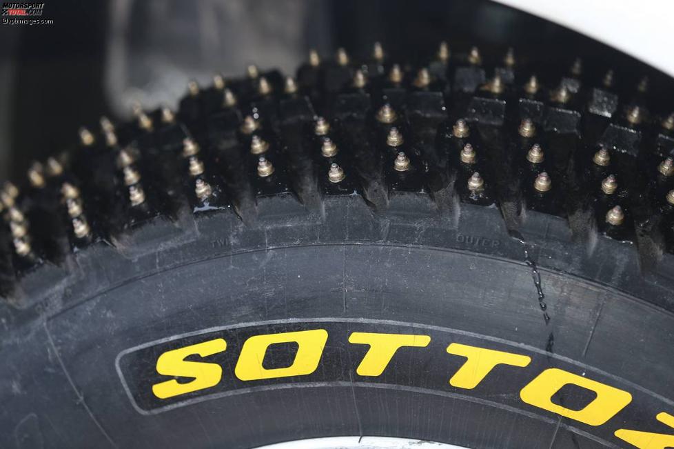 Pirelli Spikereifen