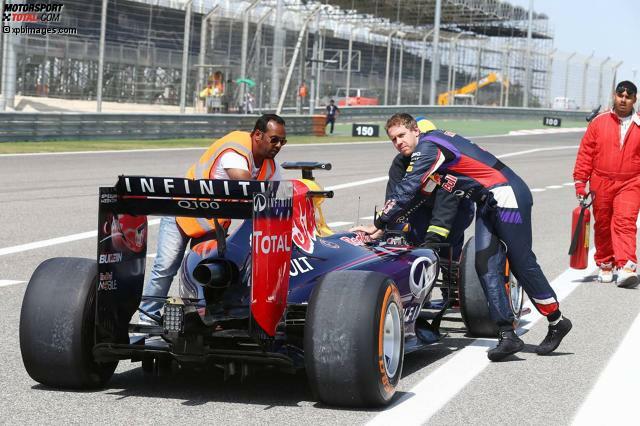 So langsam wird es für Red Bull echt bitter: Sebastian Vettel kam am heutigen Samstag in Bahrain nicht einmal eine einzige Runde weit und musste sich außerhalb des Cockpits mehr beweisen als innerhalb