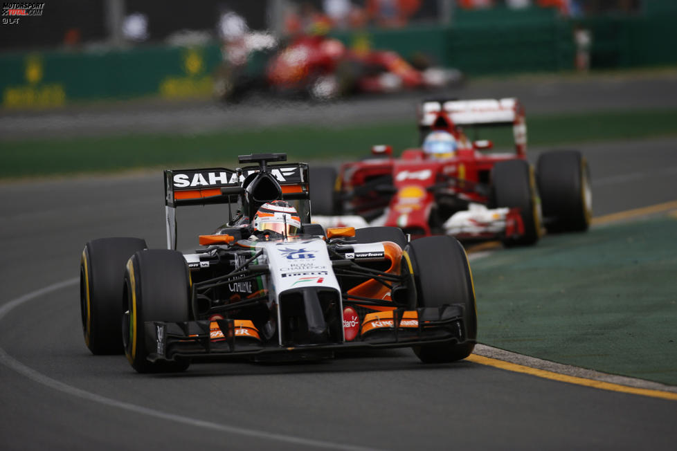 Nico Hülkenberg (Force India) und Fernando Alonso (Ferrari) 