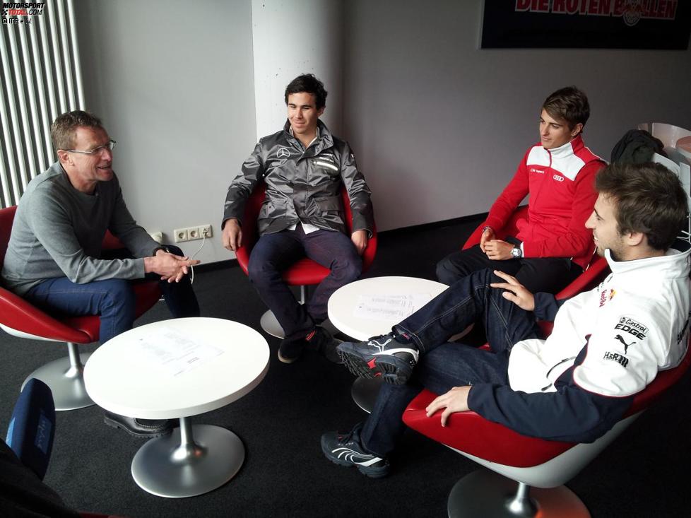 Red-Bull-Sportdirektor Ralf Rangnick im Gespräch mit Robert Wickens, Nico Müller und Antonio Felix da Costa