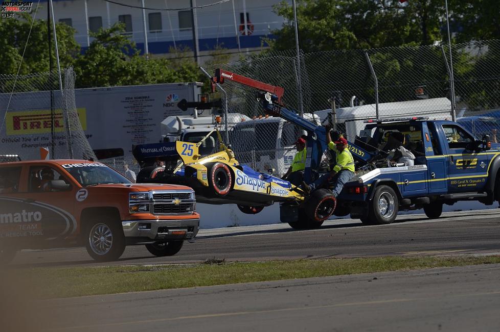 Marco Andrettis nach dem Crash beim Restart am Haken