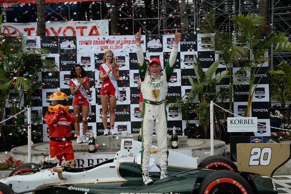 Mike Conway jubelt in der Victory Lane