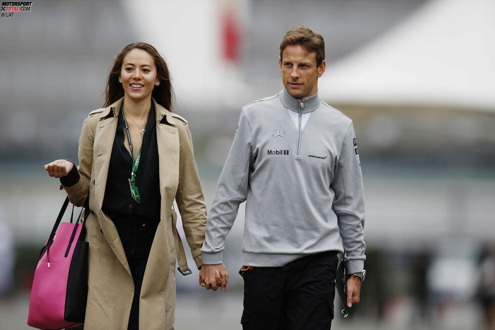 Jenson Button (McLaren) mit Jessica Michibata