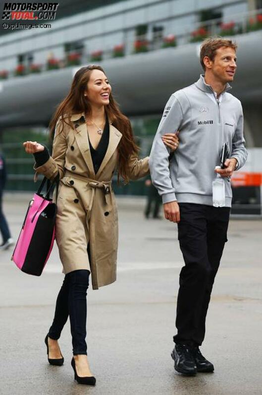 Jenson Button (McLaren)  mit Freundin Jessica Michibata