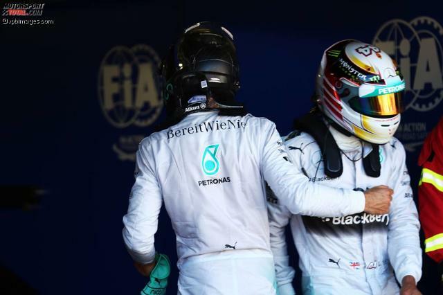 Teamkollege Lewis Hamilton wollte Nico Rosberg nicht wirklich gratulieren, denn er musste seinen letzten Angriff auf die Bestzeit abbrechen, nachdem Rosberg nach einem Verbremser gelbe Flaggen verursachte.