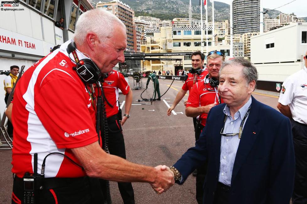 FIA-Präsident Jean Todt gratuliert John Booth zu den ersten Punkten für Marussia