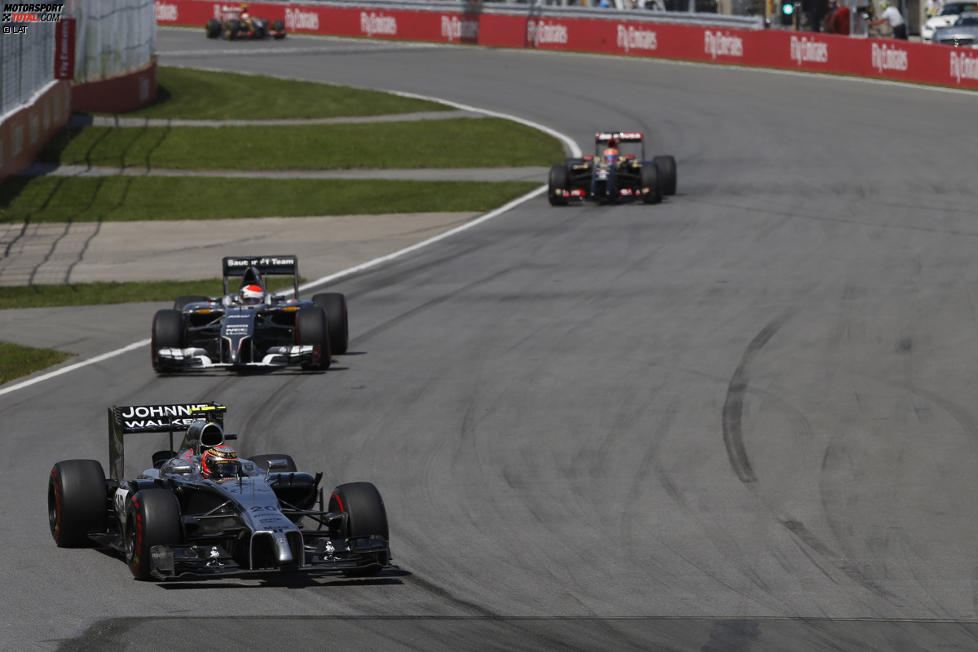 Kevin Magnussen (McLaren), Adrian Sutil (Sauber) und Romain Grosjean (Lotus) 