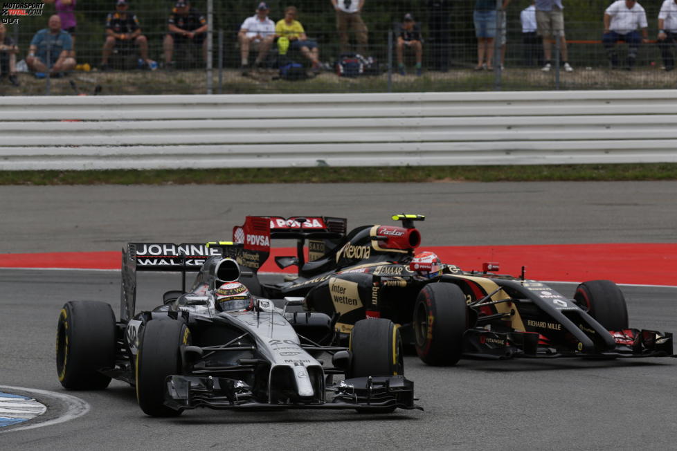 Kevin Magnussen (McLaren) und Pastor Maldonado (Lotus) 