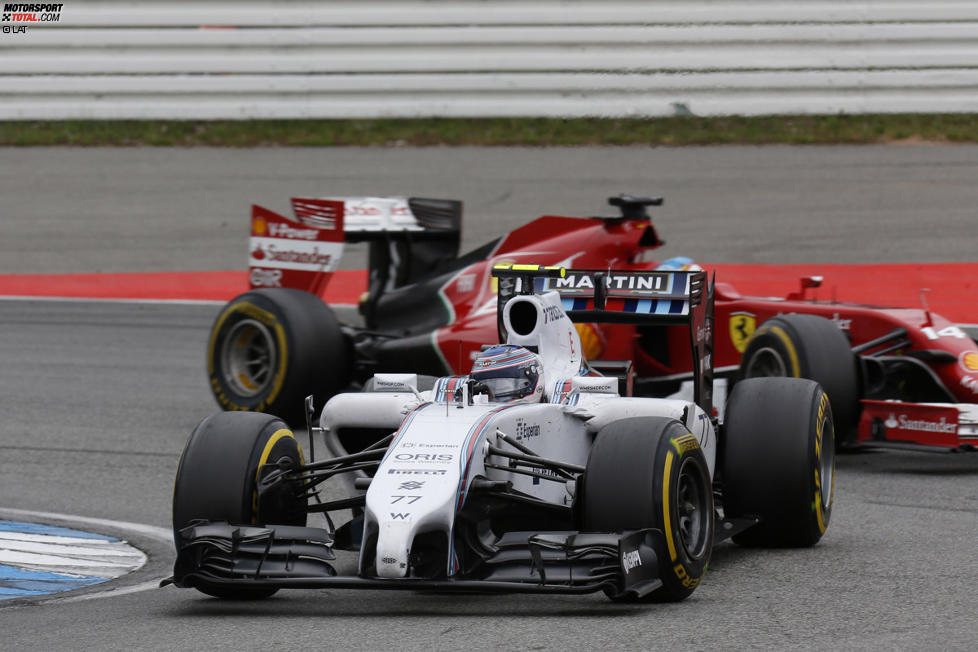 Valtteri Bottas (Williams) und Fernando Alonso (Ferrari) 