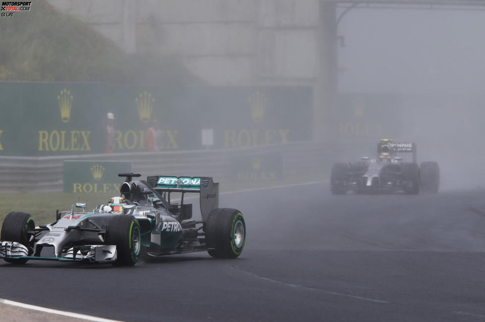 Lewis Hamilton (Mercedes) und Kevin Magnussen (McLaren) 