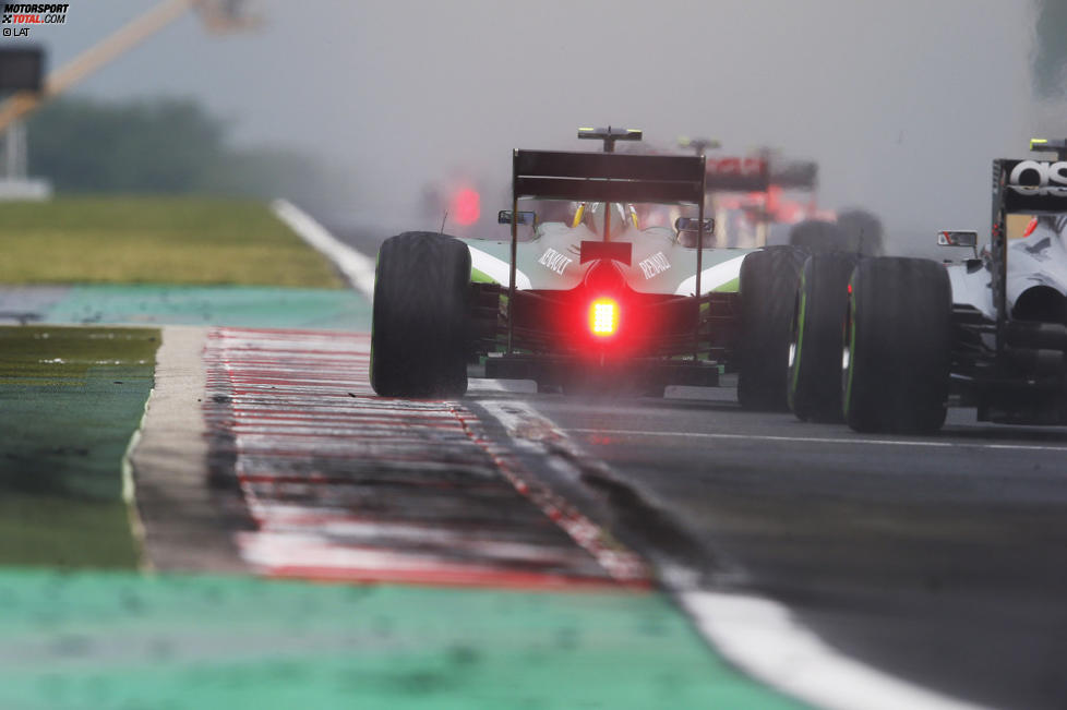 Marcus Ericsson (Caterham) und Kevin Magnussen (McLaren) 