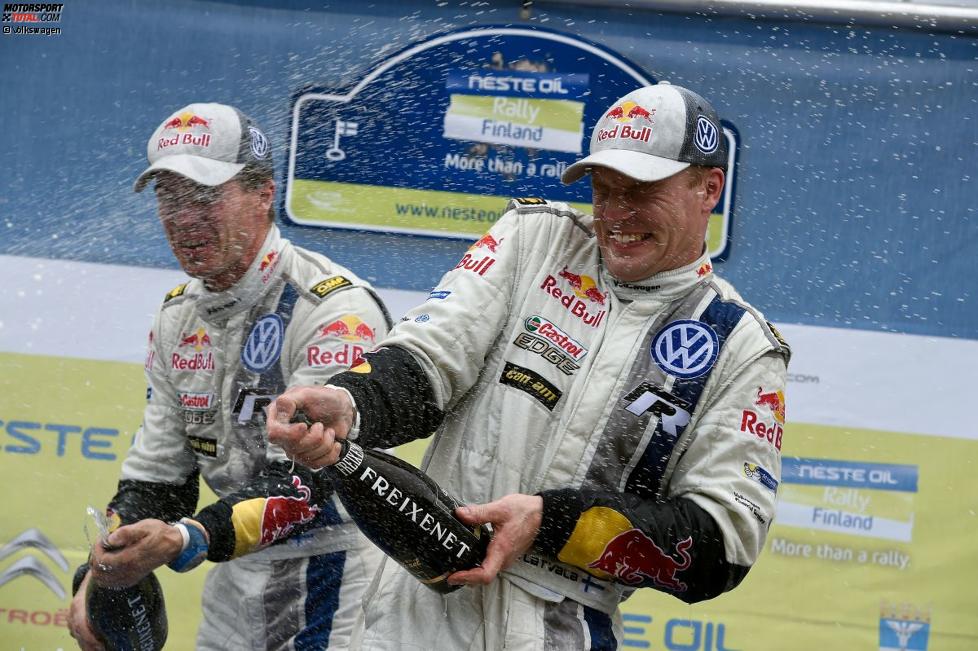Freude bei Jari-Matti Latvala und Miikka Anttila (Volkswagen) 