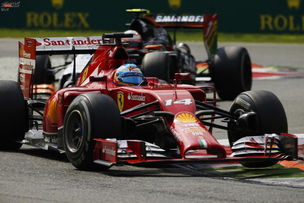 Fernando Alonso (Ferrari) und Sergio Perez (Force India) 