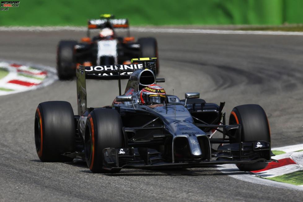 Kevin Magnussen (McLaren) und Sergio Perez (Force India) 