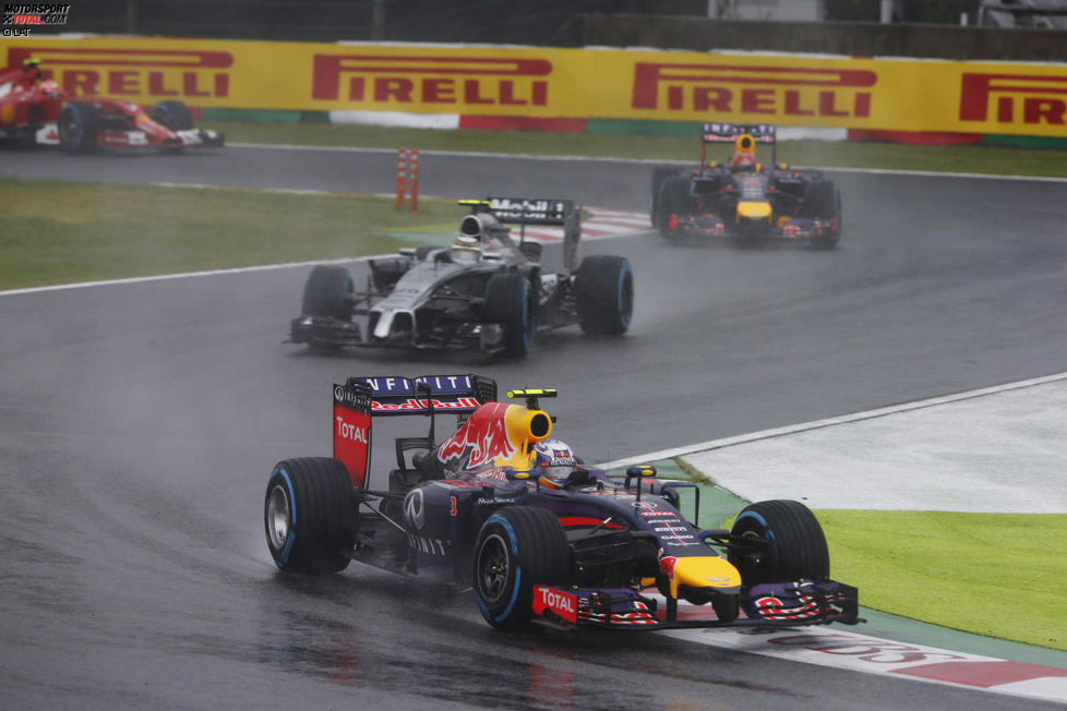 Daniel Ricciardo (Red Bull), Kevin Magnussen (McLaren) und Sebastian Vettel (Red Bull) 