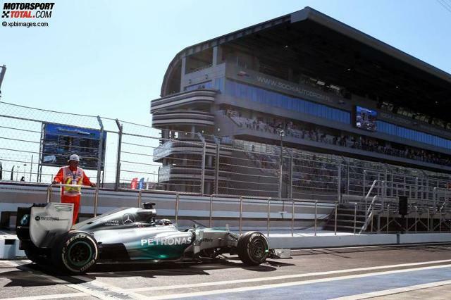 Lewis Hamilton beendete den ersten Tag in Sotschi als Schnellster Lewis Hamilton beendete den ersten Tag in Sotschi als Schnellster