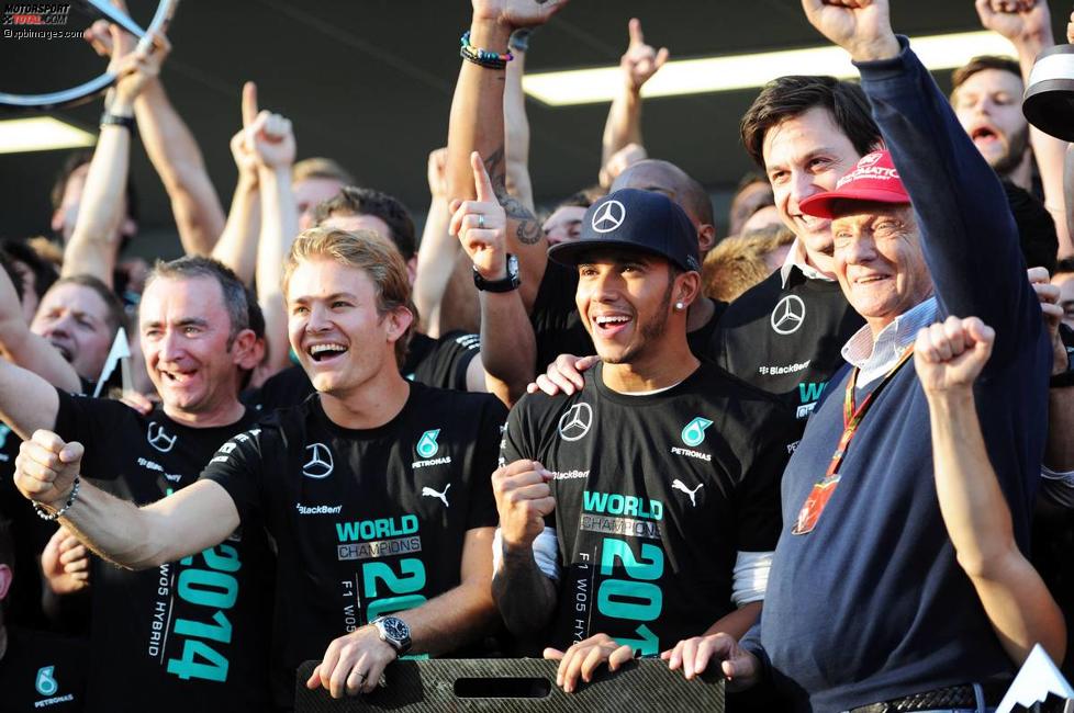 Nico Rosberg (Mercedes), Lewis Hamilton (Mercedes), Toto Wolff und Niki Lauda 